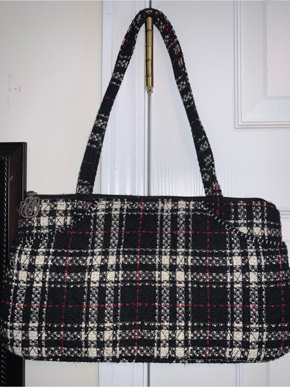Vera Bradley shoulder handbag Beautiful plaid, black and white with red accents - Picture 2 of 16